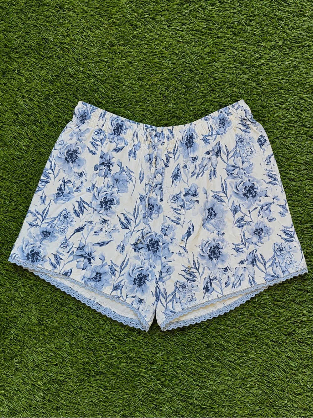 Infinity Woman Blue Floral Lace Trim Shorts